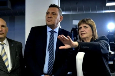 El candidato Bondarenko votó en Florencio Varela y llamó a fortalecer la democracia