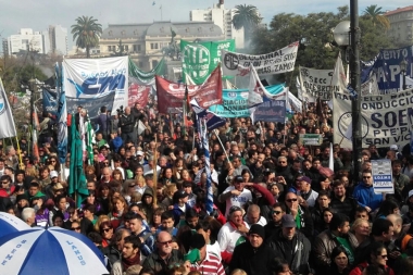 Docentes de CTERA y profesionales de la salud continúan con las medidas de fuerza