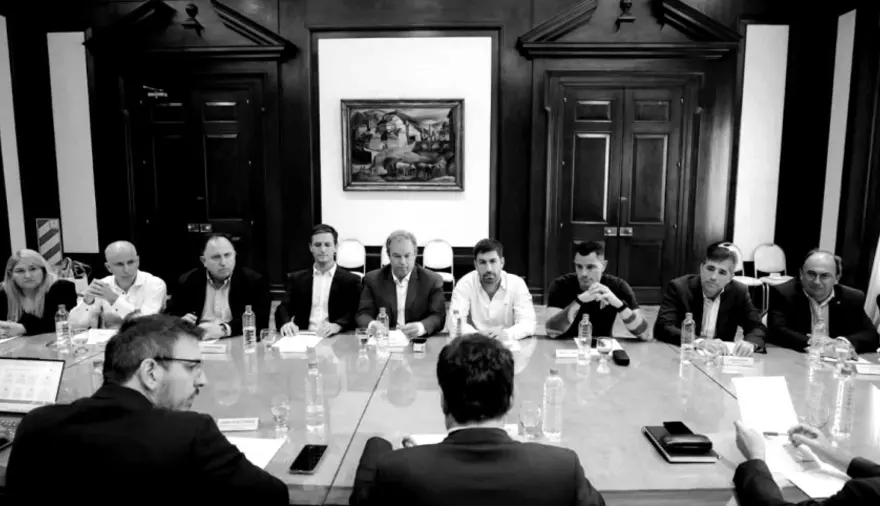 Municipios bonaerenses al límite: cómo la crisis vacía las cajas comunales