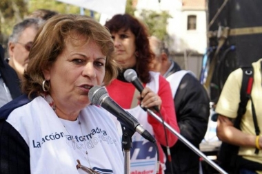 Docentes bonaerenses exigen una prórroga a Provincia para evitar despidos masivos