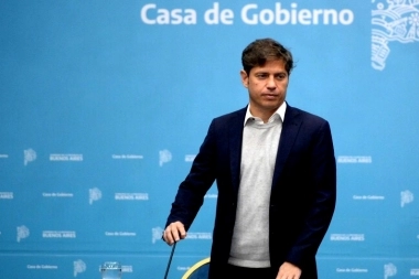 Tras el fiasco legislativo, Kicillof puso la firma y prorrogó el Presupuesto e Impositiva del 2023