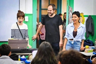 Programa “Quilmes Coopera”: Mayra Mendoza recorrió escuelas de la Villa Argentina