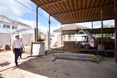 Garro supervisó avance de obras en el San Juan de Dios y destacó el “valor social” del Hospital