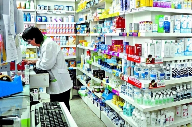 Farmacéuticos levantaron el paro contra IOMA y habrá atención normal lunes y martes