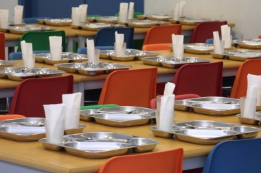 Comedores recibirán aumento del 30% y dejarán de ser administrados por los Consejos Escolares