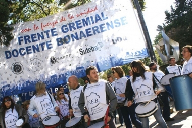 En la previa a la mesa técnica, docentes denuncian que hay chicos sin clases por cese de cargos