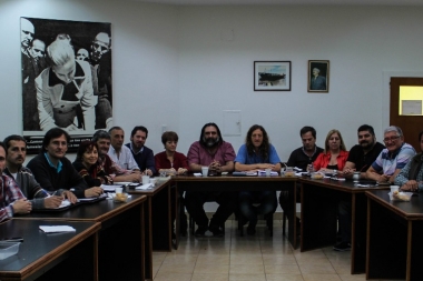 Estatales bonaerenses instalarán carpa frente a Gobernación en rechazo al 15 por ciento