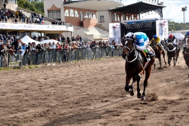 En Azul, el Concejo Deliberante aprobó por unanimidad un proyecto en defensa del Turf