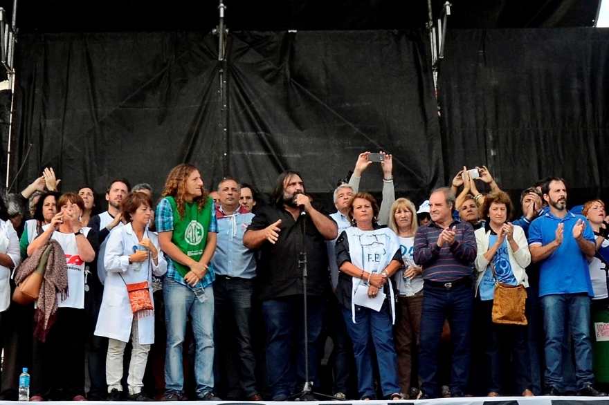 Tras la tragedia en Moreno, docentes y estatales anunciaron un paro total este viernes