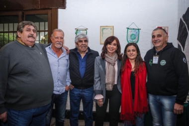 Reencuentro: Cristina se mostró con Moyano en un acto de SMATA en Cañuelas