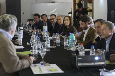 Vidal continúa con las reuniones de Gabinete en el Interior y llevó a sus ministros a Rojas