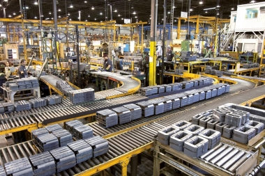 No repunta: la actividad industrial volvió a caer y la construcción se mantiene estancada