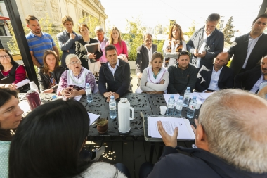 Massa desembarcó en la Legislatura para presionar por la Emergencia Edilicia Escolar