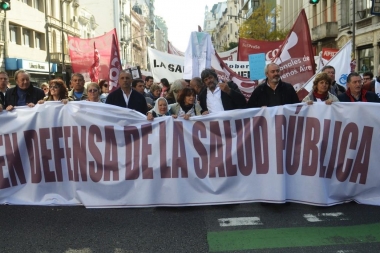 Médicos continúan paro de 48 horas y realizan una Marcha Federal a Plaza de Mayo