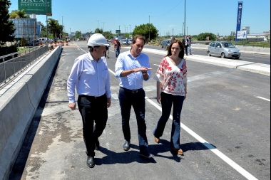 Alivio para el tránsito platense: Vidal y Garro inauguraron el puente del Camino Centenario