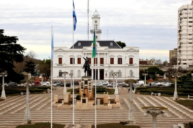 Alerta roja en los municipios bonaerenses: temen a no poder pagar sueldos y aguinaldos en diciembre