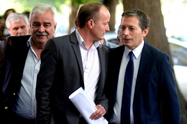 ¿Kicillof o Insaurralde?: Gray no eligió y destacó a los dos como buenos candidatos