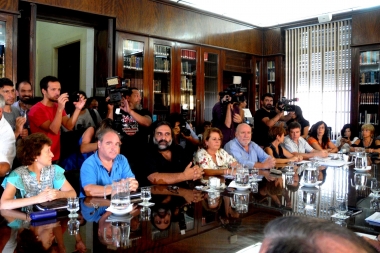 Docentes le reclaman a Vidal “convocatoria urgente” a paritaria para empezar clases en marzo