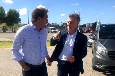 Macri sigue en modo campaña: arribó a La Plata y junto a Garro visitó un comercio en San Carlos