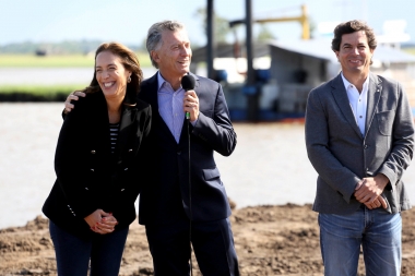 En un acto con Vidal en obras del Río Salado, Macri bromeó sobre su apodo de “Macri gato"