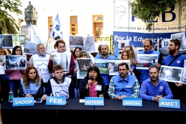 Con un paro bajo el brazo, docentes bonaerenses esperan paritarias y reclaman mejoras edilicias