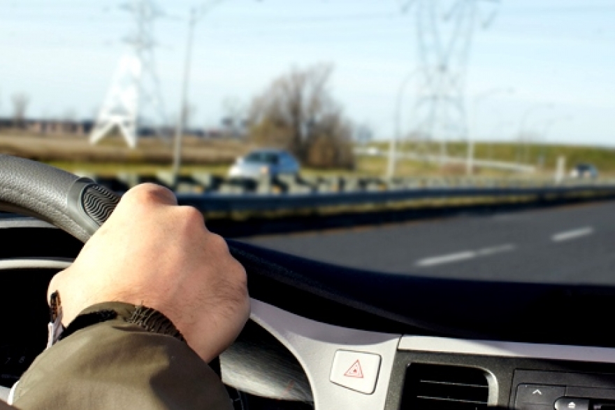 Seguridad al volante: proponen que en la Provincia el seguro esté visible en los parabrisas