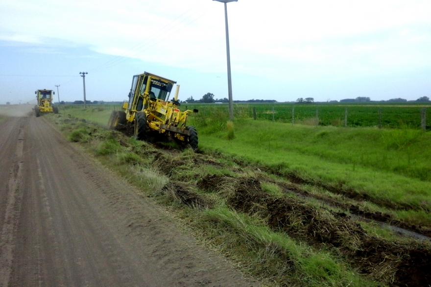 Inversión para reparar caminos rurales: Provincia ratificó que “las obras no se detienen”