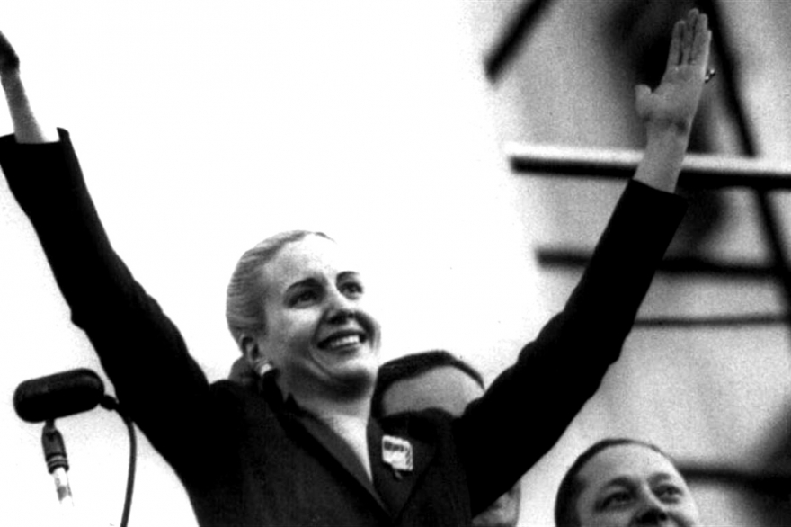 Con actos y homenajes, recuerdan a Eva Duarte de Perón a 100 años de su nacimiento