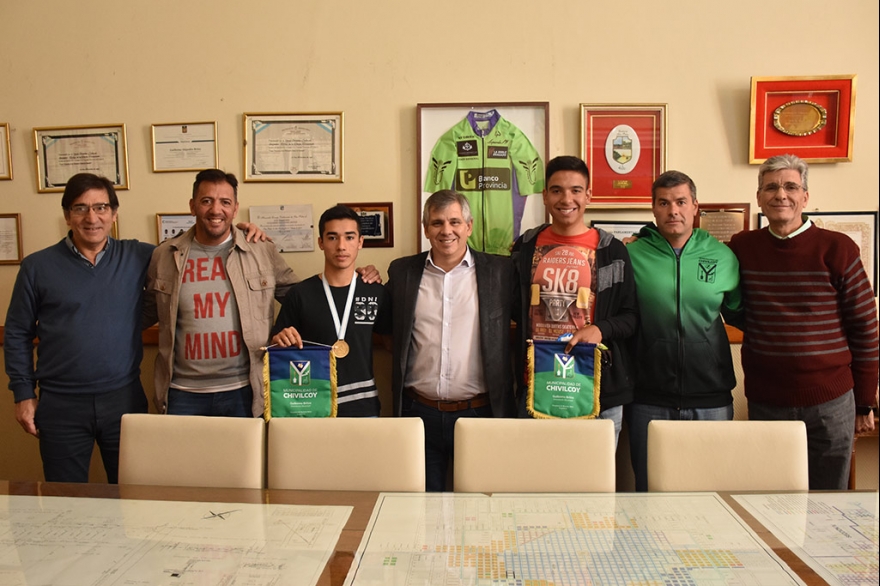 En Chivilcoy, el intendente reconoció a deportistas locales que se consagraron campeones argentinos