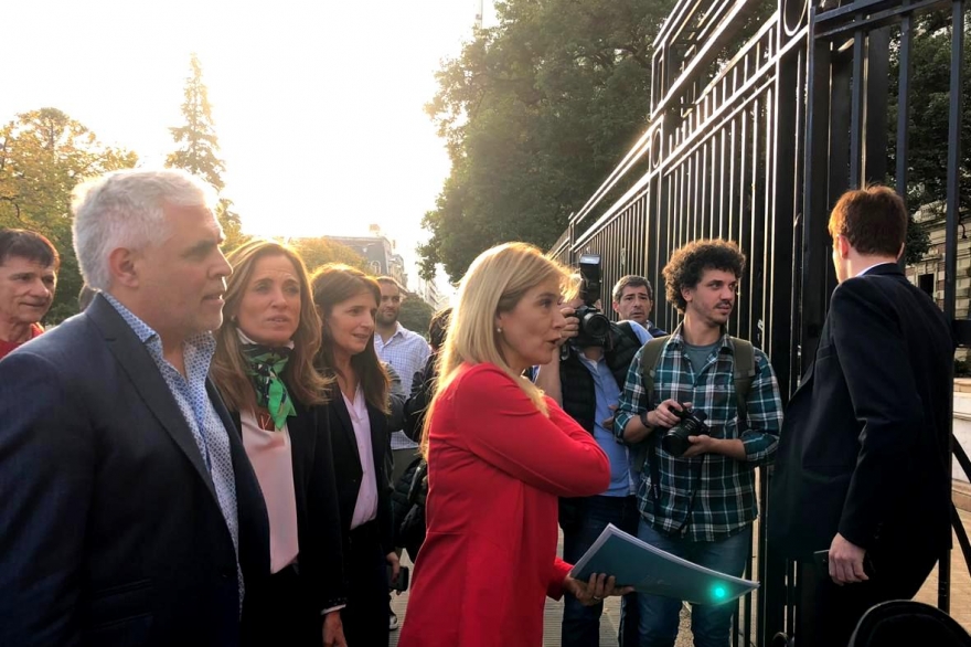 La carrera por la Gobernación: desde el Interior respaldan a Magario y piden lugar en la fórmula