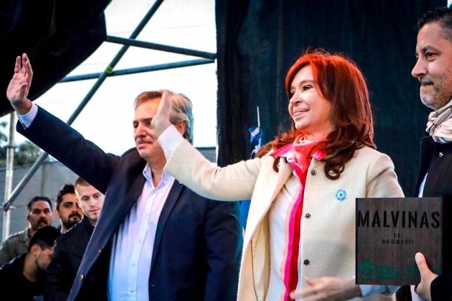 La fórmula Alberto Fernández y Cristina encabezaron su primer acto de campaña