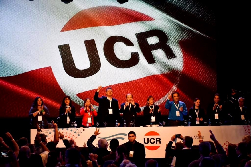 Pese al ruido previo, la Convención de la UCR pidió ampliar Cambiemos para la elecciones