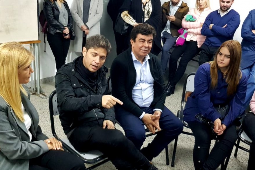 Primera actividad de campaña juntos: Kicillof y Magario visitaron escuela de La Matanza