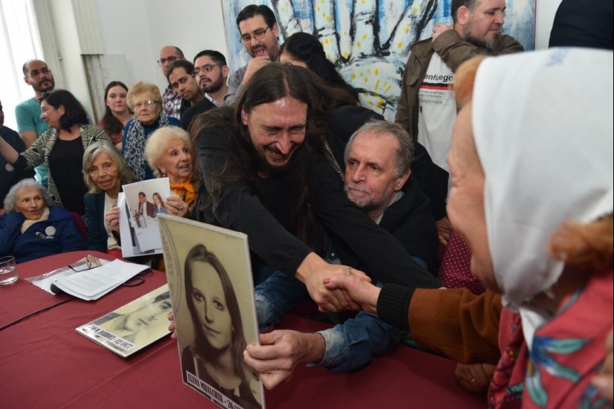 Abuelas de Plaza de Mayo presentó a Javier Matías, el nieto 130: cuál es su historia