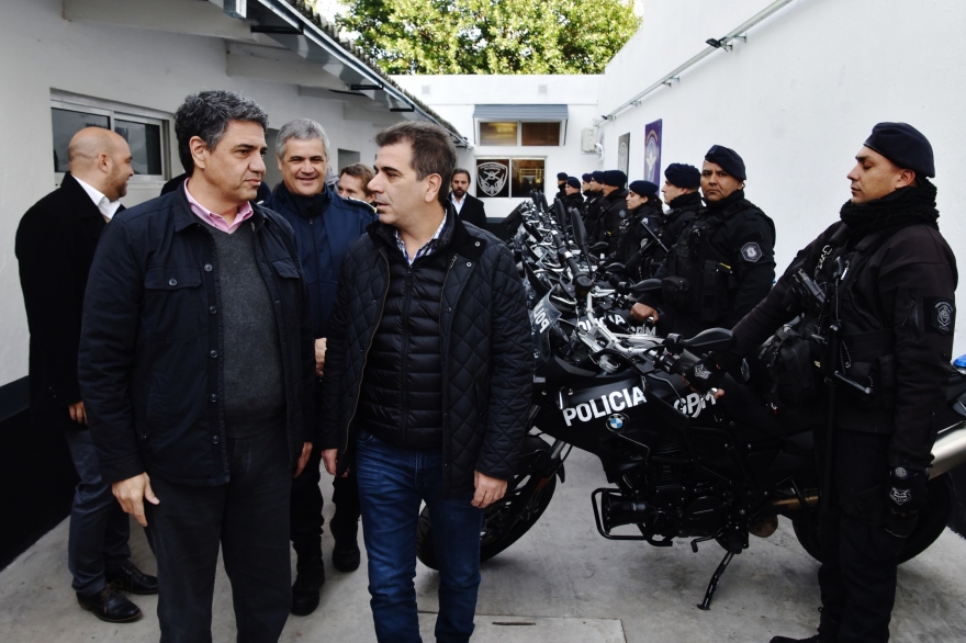 De campaña con Jorge Macri: Ritondo visitó instalaciones del Grupo de Prevención Motorizada