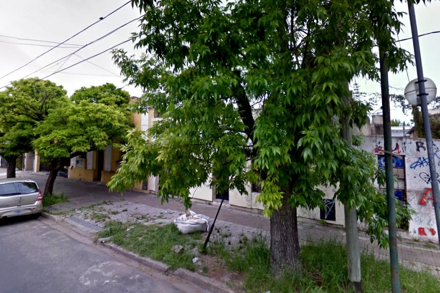 Violencia sin límites: feroz golpiza a padre e hijo durante una “entradera” en La Plata