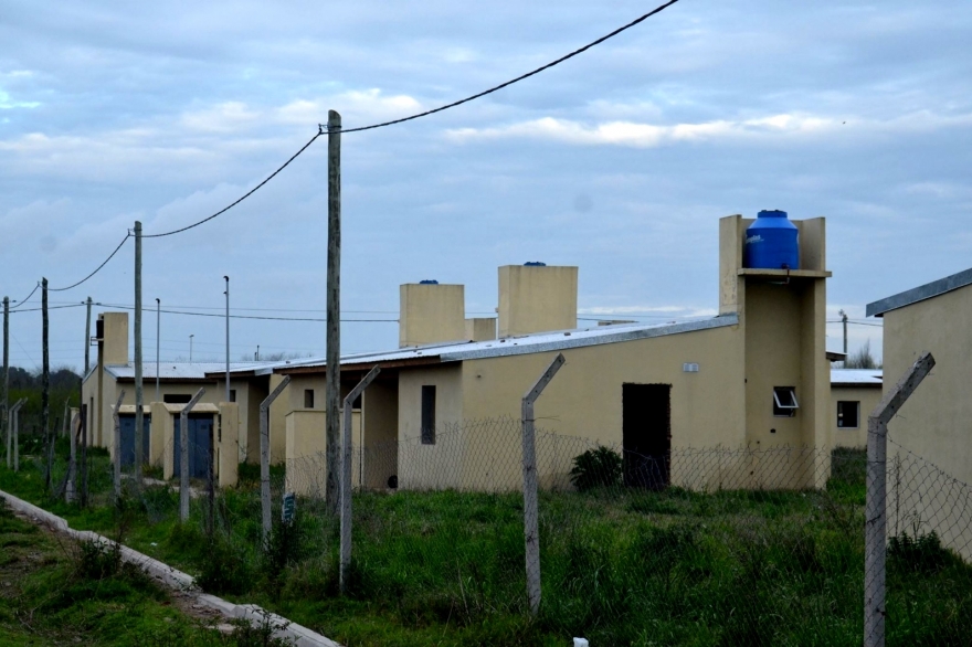 Desde Chivilcoy acusan a De Luca por la no terminación de dos planes de viviendas