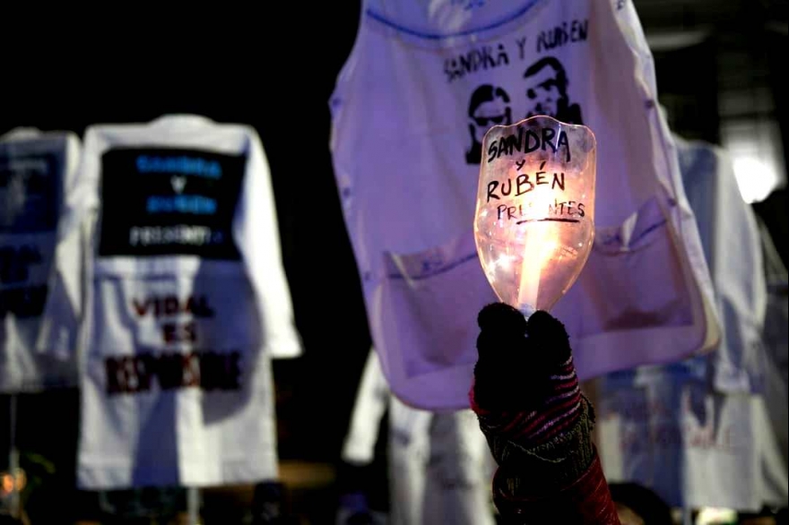 Marcha de antorchas: pidieron justicia por Sandra y Rubén a un año de la explosión en Moreno