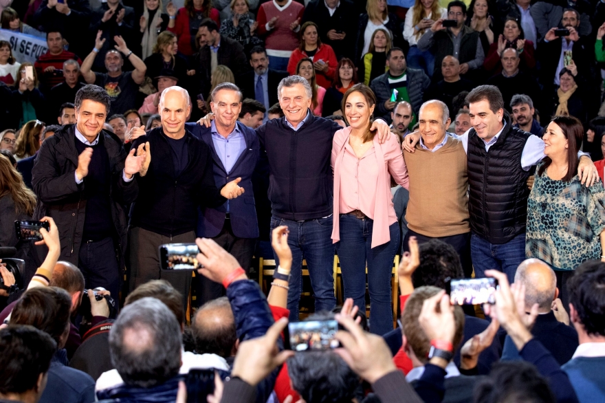 Al lado de Macri, Vidal cerró su campaña: “Les tengo que pedir que me sigan sosteniendo la mano”