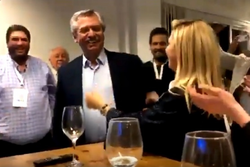 Mirá el momento íntimo en que Alberto Fernández se entera de su triunfo sobre Macri