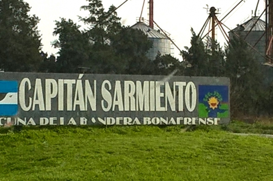 Desde Capitán Sarmiento le piden a Sánchez Zinny que termine el monumento a la bandera bonaerense