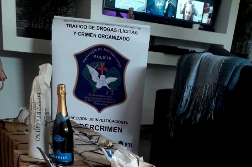 Farsante: un hombre detenido por comercializar champán francés falso en sitios web
