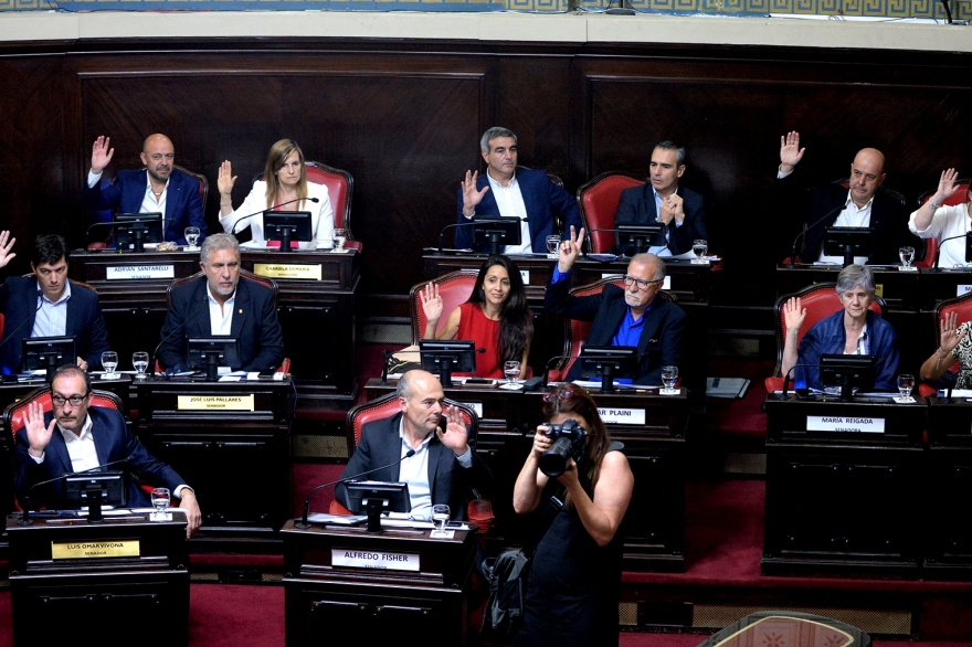 Senadores del Frente de Todos salieron a defender la Ley Impositiva que presentó Kicillof