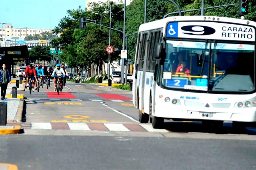 Tras la Emergencia Económica, el gobierno nacional congelará las tarifas de transporte por 120 días