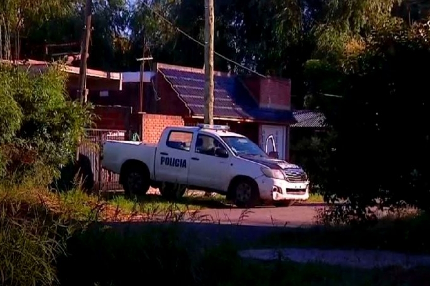 Triple Crimen en Melchor Romero: hallaron a una mujer, un hombre y una nena asesinados en su casa