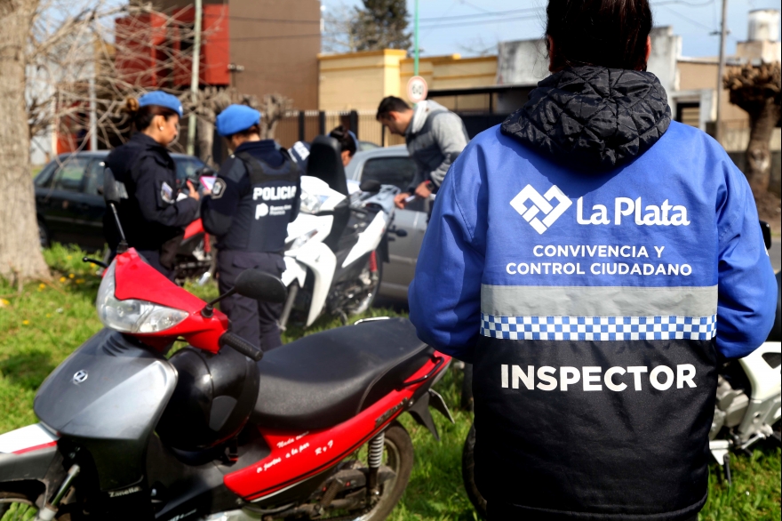 No va más: en La Plata no llevar el casco será motivo del secuestro de la moto