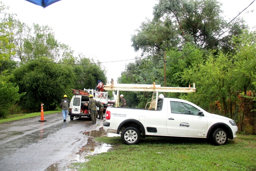 Otra vez sin luz: tras la tormenta, Edelap dejó sin servicio a miles de familias platenses