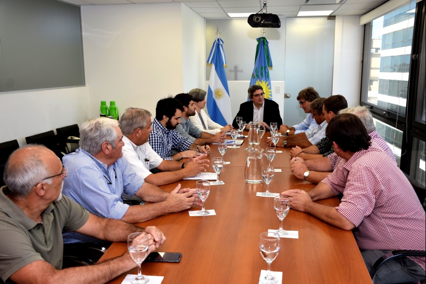 En medio de un posible paro, Javier Rodríguez recibió a la mesa directiva de Carbap