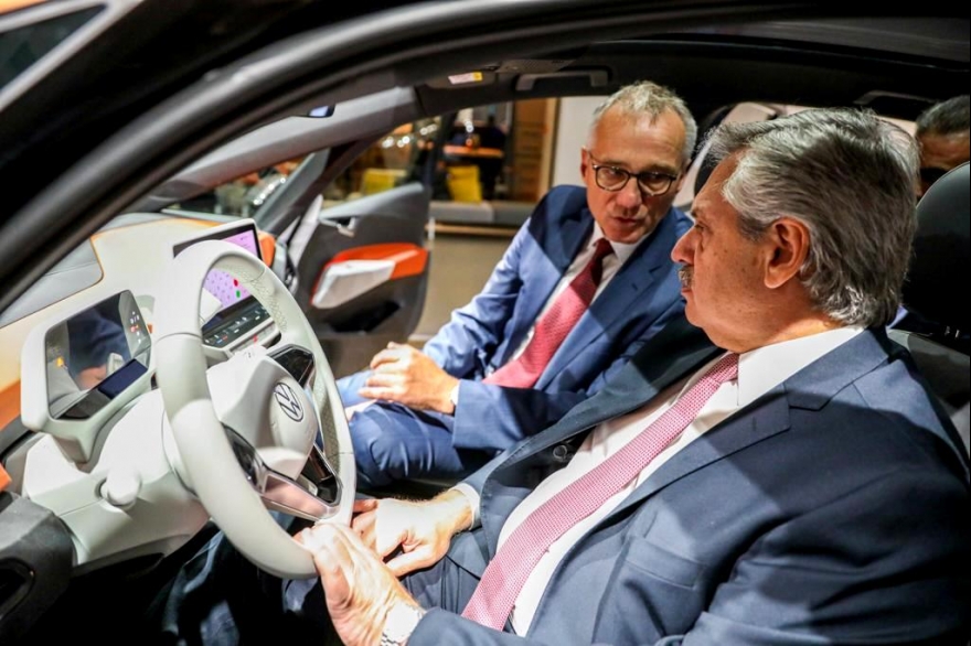 La empresa automotriz Volkswagen hará una inversión de 800 millones de dólares en Argentina