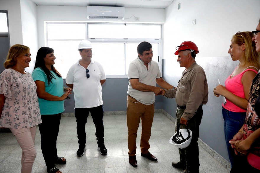La Matanza: Espinoza recorrió obras de refacción y construcción de 217 aulas de escuelas públicas